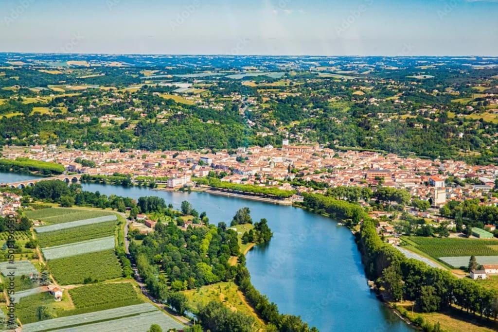 La Villa Des Muriers Tres Spacieuse Dans Un Environnement Calme Malause Exterior photo