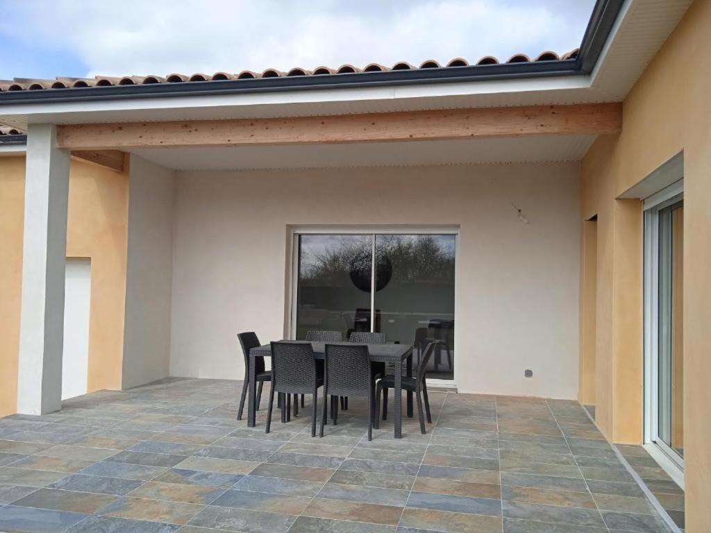 La Villa Des Muriers Tres Spacieuse Dans Un Environnement Calme Malause Exterior photo